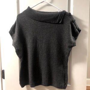 Short Sleeve Knit Sweater w/ Button Detailing